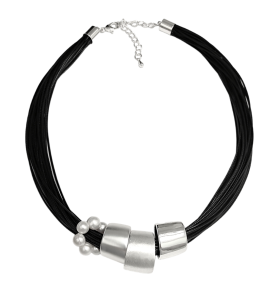 Колье из искусственной кожи и ювелирного сплава (бижутерия)