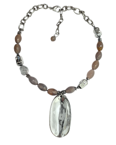 Колье "Городские легенды" с халцедоном