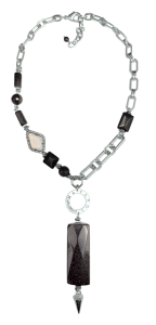 Колье с авантюрином 