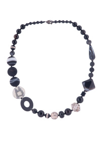 Бусы из микса полудрагоценных и недрагоценных вставок (бижутерия)