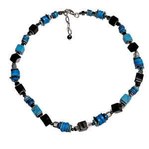 Бусы из микса полудрагоценных и недрагоценных вставок (бижутерия)